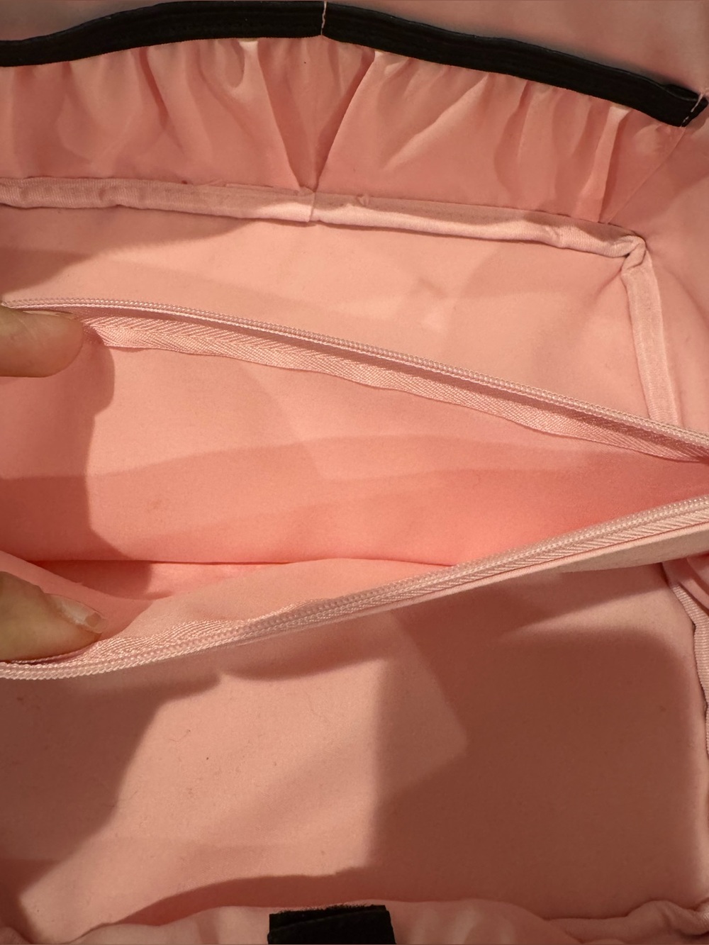 Women's Cosmetic Storage Bag - Picture 4 of 6